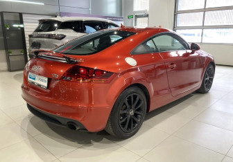 Подержанный автомобиль Audi TT Coupe 2010 года (4 фото)