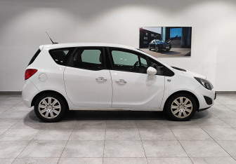 Подержанный автомобиль Opel Meriva 2012 года (4 фото)