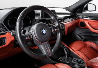 Подержанный автомобиль BMW X2 2019 года (14 фото)