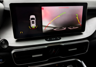 Подержанный автомобиль Geely Coolray 2023 года (26 фото)