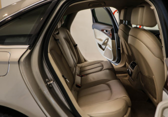 Подержанный автомобиль Audi A6 Sedan 2015 года (23 фото)