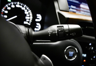 Подержанный автомобиль Lexus LX 2016 года (18 фото)