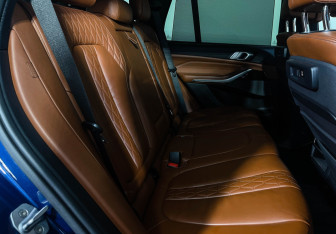 Подержанный автомобиль BMW X5 2018 года (14 фото)