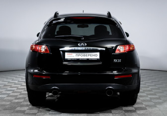 Подержанный автомобиль Infiniti FX 2007 года (6 фото)
