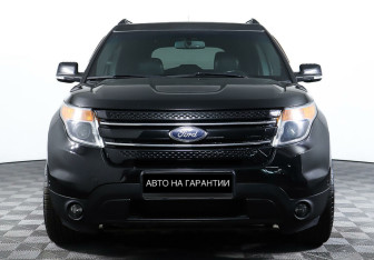 Подержанный автомобиль Ford Explorer 2013 года (2 фото)