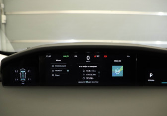 Подержанный автомобиль Changan UNI-K 2023 года (13 фото)