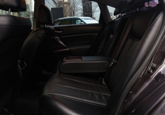 Подержанный автомобиль Nissan Teana 2010 года (11 фото)