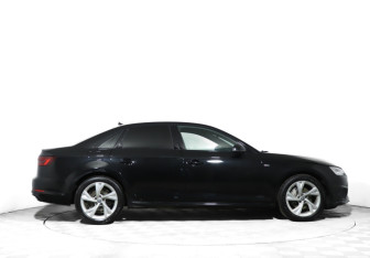 Подержанный автомобиль Audi A4 Sedan 2019 года (4 фото)