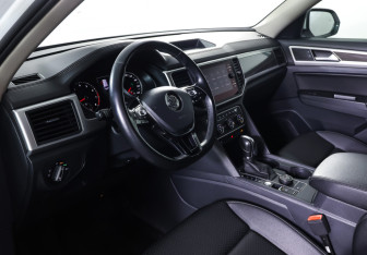 Подержанный автомобиль Volkswagen Teramont 2019 года (15 фото)