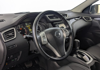Подержанный автомобиль Nissan Qashqai 2018 года (15 фото)