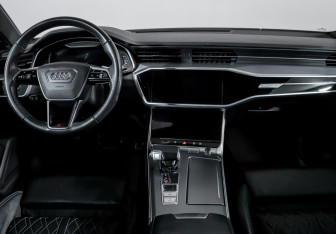 Подержанный автомобиль Audi A7 2021 года (12 фото)