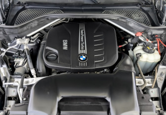 Подержанный автомобиль BMW X5 2016 года (9 фото)