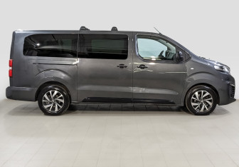 Подержанный автомобиль Peugeot Traveller 2020 года (4 фото)