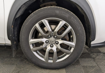 Подержанный автомобиль Lexus NX 2015 года (12 фото)