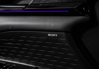 Подержанный автомобиль Changan UNI-V 2023 года (16 фото)