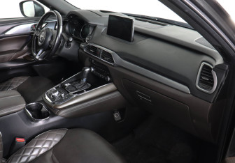 Подержанный автомобиль Mazda CX-9 2022 года (10 фото)