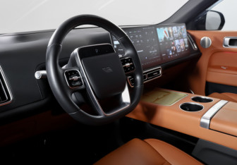 Подержанный автомобиль LiXiang L9 2023 года (14 фото)