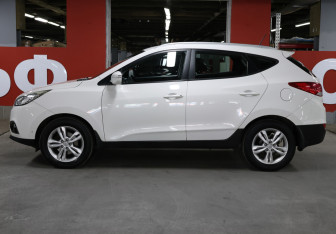 Подержанный автомобиль Hyundai ix35 2012 года (8 фото)