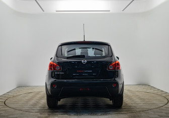 Подержанный автомобиль Nissan Qashqai 2008 года (6 фото)