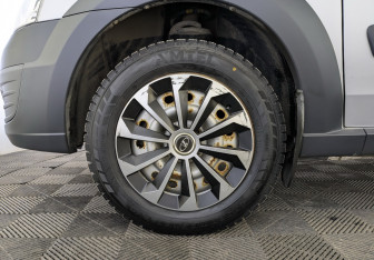 Подержанный автомобиль LADA (ВАЗ) Largus Wagon 2018 года (15 фото)