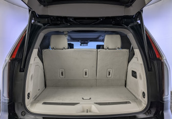 Подержанный автомобиль Cadillac Escalade Suv 2021 года (26 фото)
