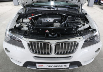 Подержанный автомобиль BMW X3 2014 года (9 фото)