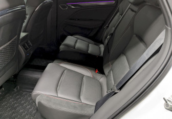 Подержанный автомобиль Geely Tugella 2023 года (16 фото)