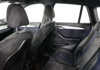 Подержанный автомобиль BMW X1 2016 года (14 фото)