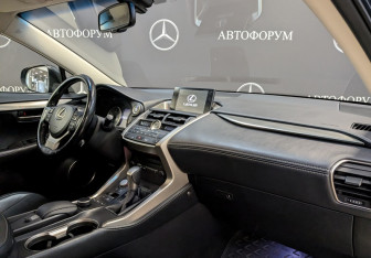 Подержанный автомобиль Lexus NX 2015 года (20 фото)