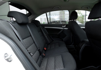 Подержанный автомобиль Skoda Octavia Liftback 2012 года (9 фото)