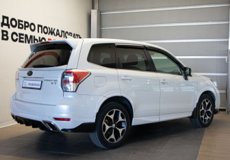 Подержанный автомобиль Subaru Forester Suv 2017 года (4 фото)