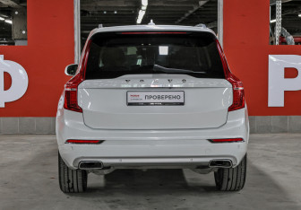 Подержанный автомобиль Volvo XC90 2016 года (6 фото)