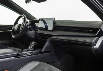 Подержанный автомобиль Toyota Camry Sedan 2024 года (15 фото)