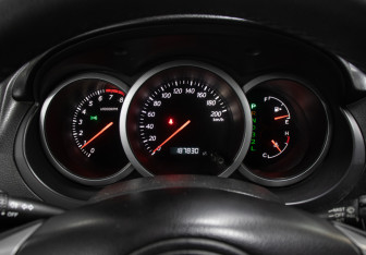 Подержанный автомобиль Suzuki Grand Vitara 2006 года (13 фото)