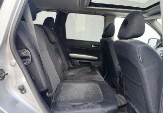 Подержанный автомобиль Nissan X-Trail 2013 года (11 фото)