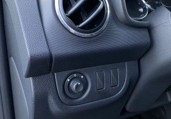 Подержанный автомобиль Renault Logan Sedan 2018 года (18 фото)