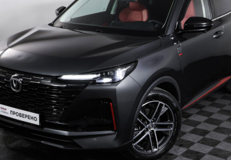 Подержанный автомобиль Changan UNI-S 2024 года (26 фото)