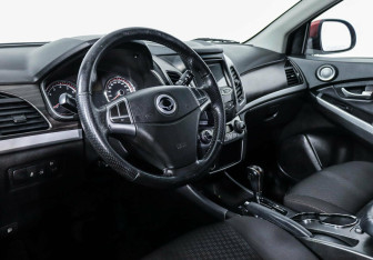 Подержанный автомобиль SsangYong Actyon 2014 года (7 фото)