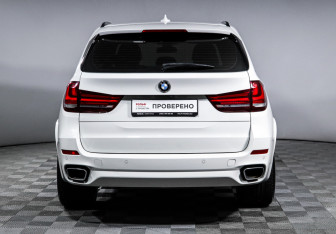 Подержанный автомобиль BMW X5 2015 года (6 фото)