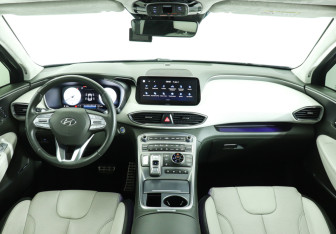 Подержанный автомобиль Hyundai Santa Fe 2021 года (12 фото)