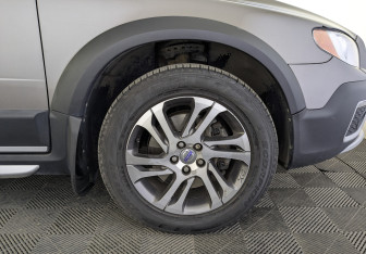 Подержанный автомобиль Volvo XC70 2011 года (12 фото)
