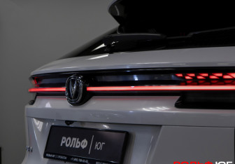 Подержанный автомобиль Changan UNI-K 2023 года (29 фото)