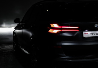 Подержанный автомобиль BMW X5 2025 года (28 фото)
