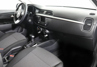 Подержанный автомобиль Kia Rio Sedan 2019 года (6 фото)