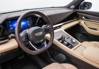 Подержанный автомобиль Geely Monjaro 2024 года (9 фото)