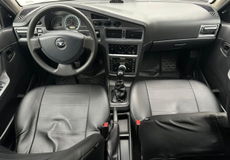 Подержанный автомобиль Daewoo Nexia Sedan 2012 года (11 фото)