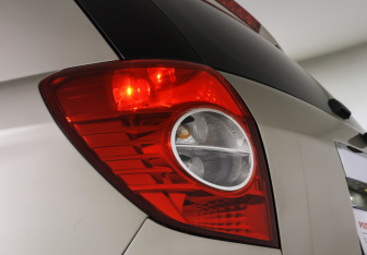 Подержанный автомобиль Chevrolet Captiva 2007 года (18 фото)