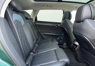 Подержанный автомобиль Voyah Free 2023 года (11 фото)