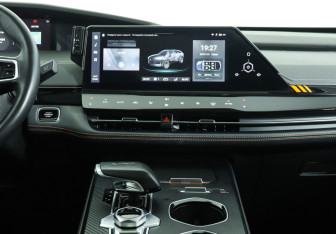 Подержанный автомобиль Changan UNI-K 2023 года (16 фото)