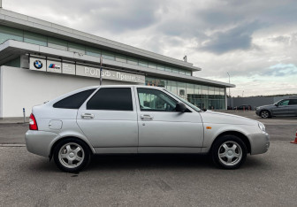 Подержанный автомобиль LADA (ВАЗ) Priora Hatchback 2013 года (4 фото)